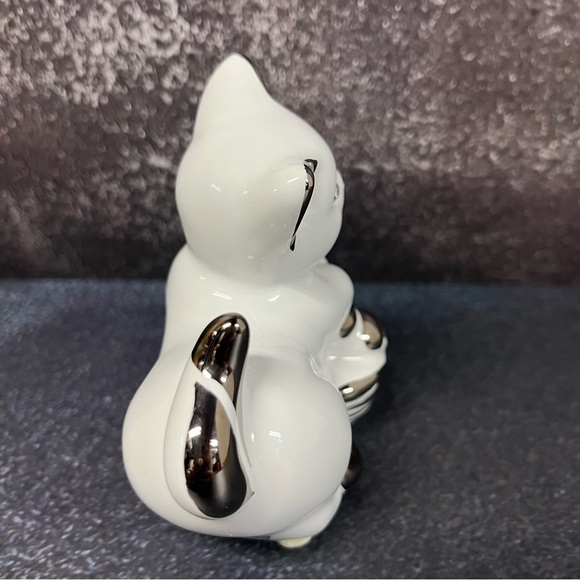 Ahura Ceramic Cat Figurine with Swarovski Crystal Eyes, Silver Painted Detailing - Picture 2 of 14